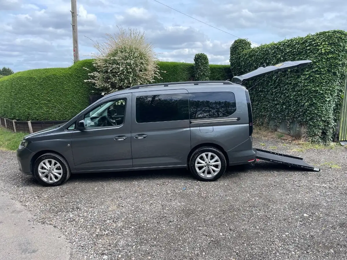 2022-volkswagen-caddy-15-tsi-maxi-life-big-3