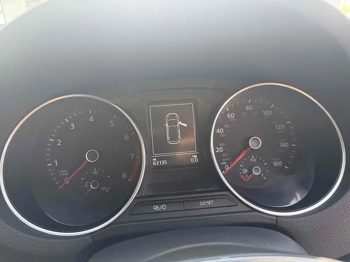 2016-volkswagen-polo-10-match-75ps-5d-big-17