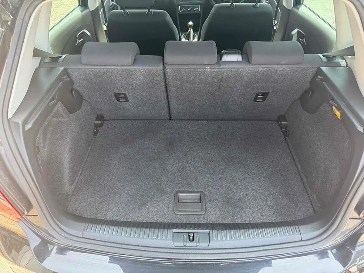 2016-volkswagen-polo-10-match-75ps-5d-big-21