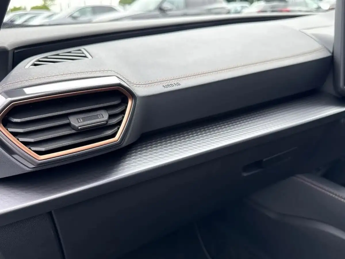 2024-cupra-formentor-15-e-hybrid-v3-big-39