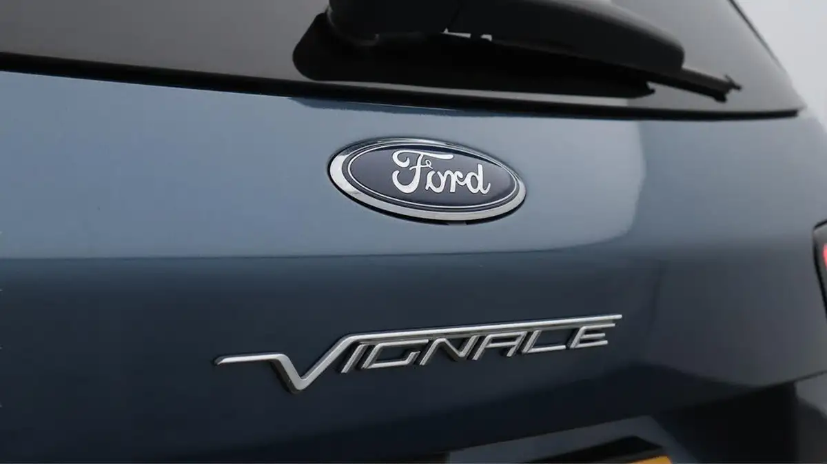 2022-ford-kuga-25t-vignale-225ps-phev-big-22