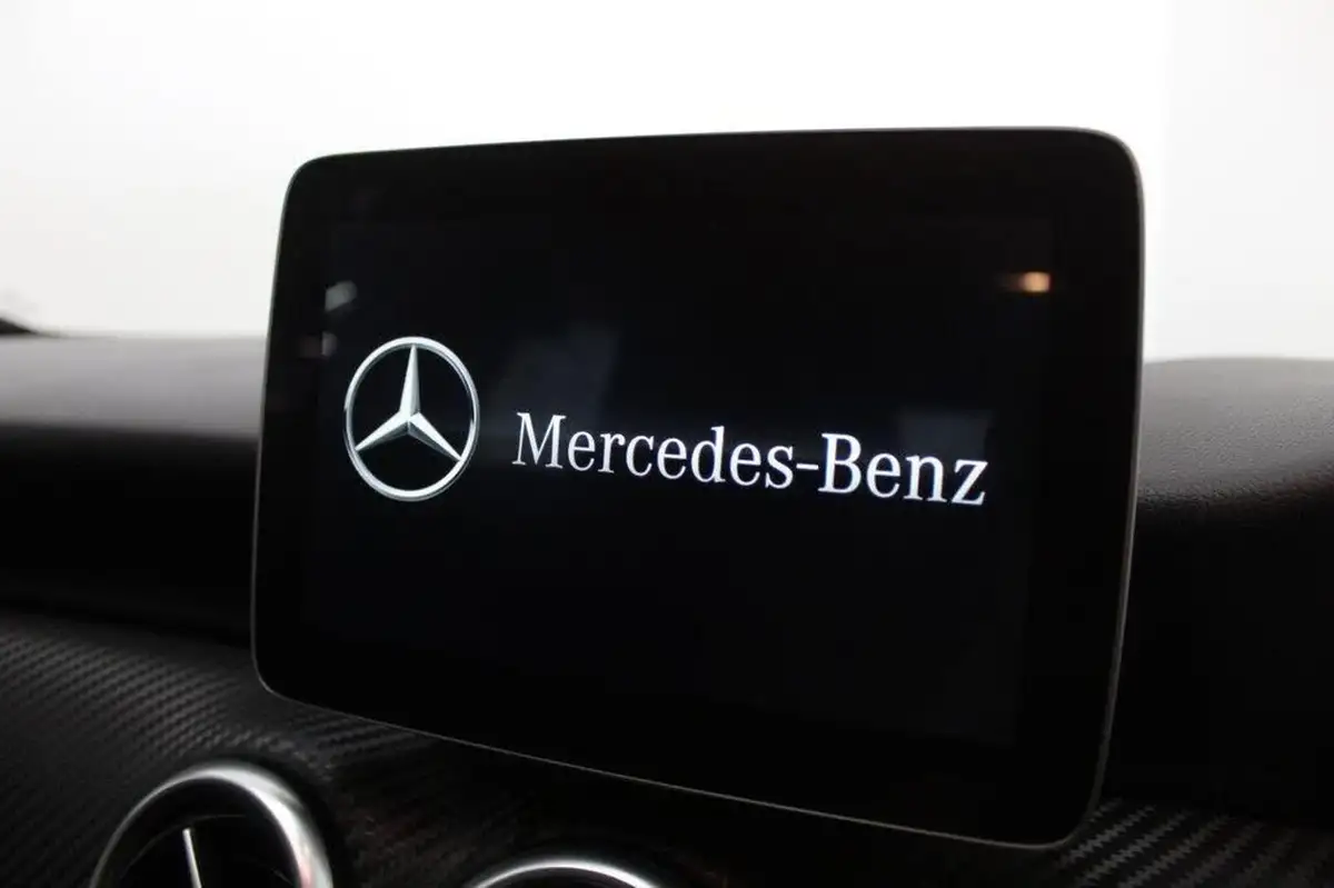 2017-mercedes-benz-a-class-15d-a180d-amg-line-ss-big-36