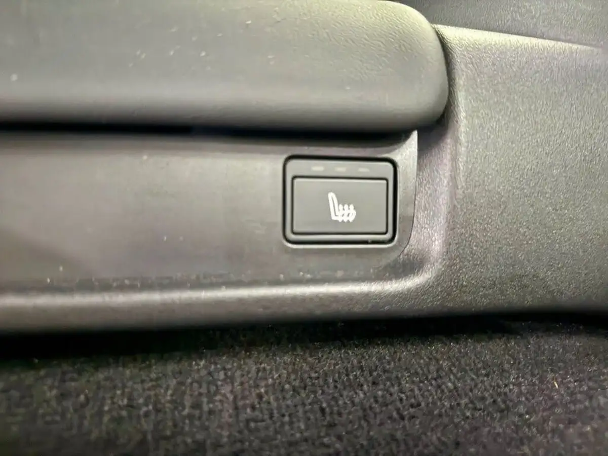 2022-land-rover-discovery-30-d300-metropolitan-edition-big-35