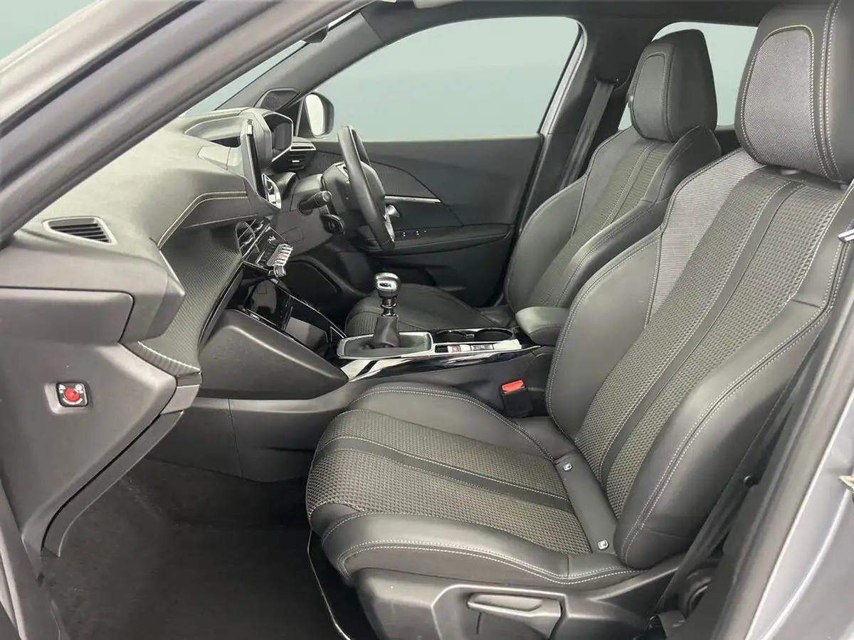 2022-peugeot-2008-suv-12-puretech-gt-big-25