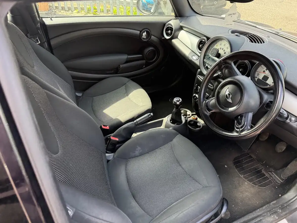 2011-mini-cooper-16td-cooper-d-avenue-hatchback-3d-1598cc-big-5