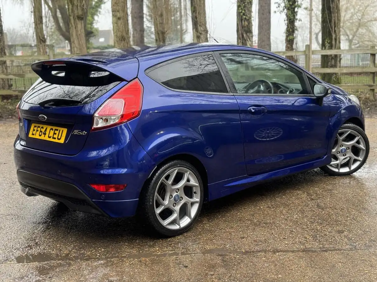 2014-ford-fiesta-10-zetec-s-big-26