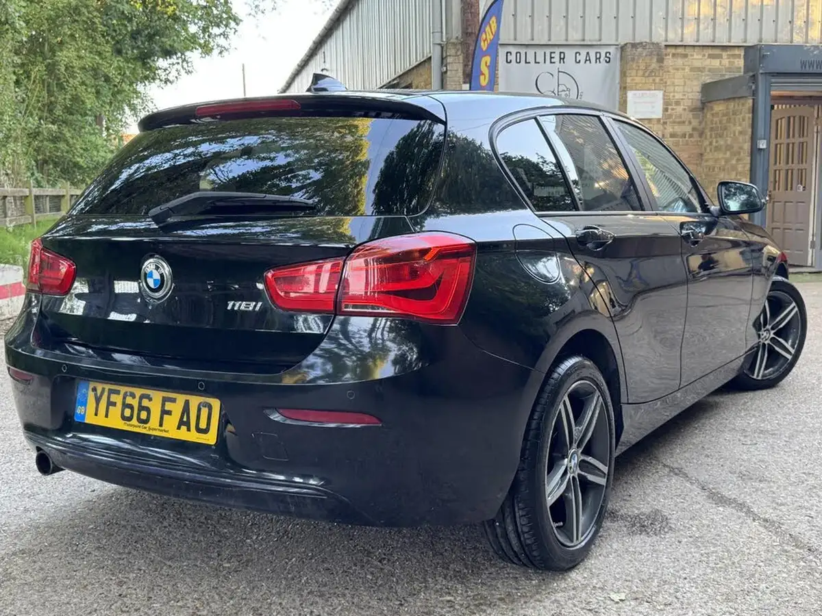 2016-bmw-1-series-15-118i-sport-5d-big-18