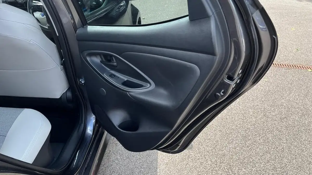 2022-toyota-yaris-cross-15-vvt-i-excel-city-packpan-roof-big-27