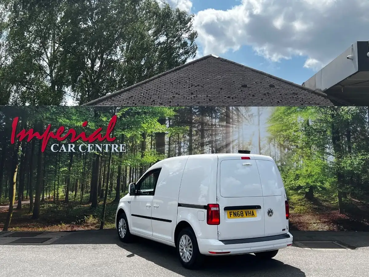 2018-volkswagen-caddy-20tdi-c20-trendline-bmt-102pseu6-dsg-big-3