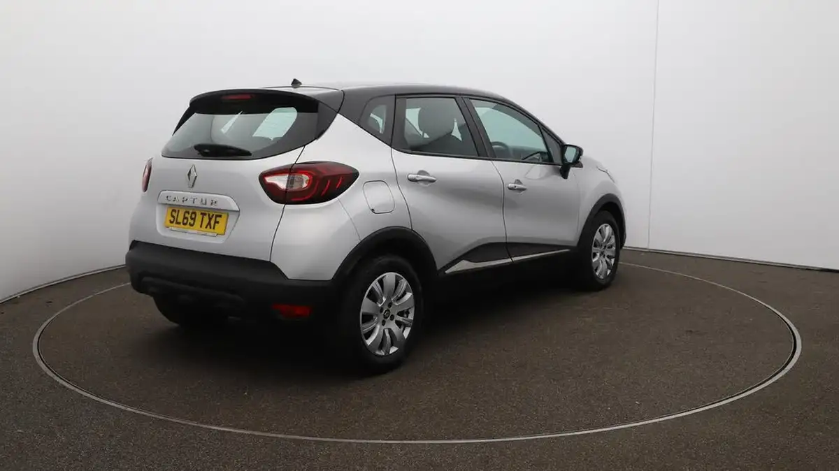 2020-renault-captur-09-tce-play-big-51
