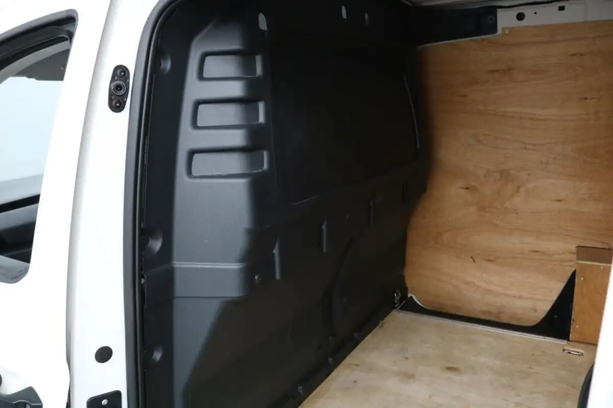 2021-volkswagen-caddy-20tdi-c20-cargo-commerce-102pseu6d-big-13