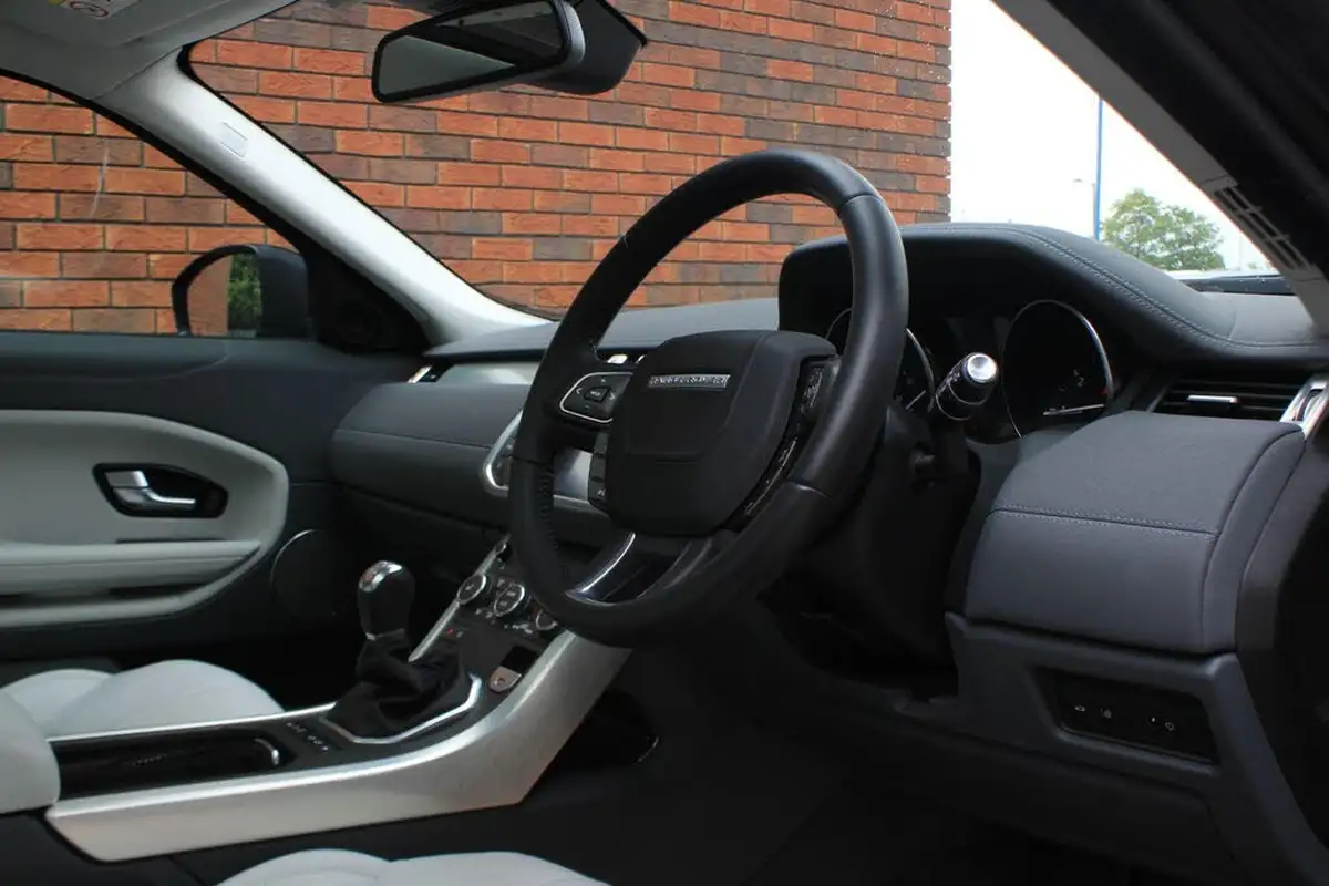 2017-land-rover-range-rover-evoque-20td4-se-tech-hatchback-5d-big-4