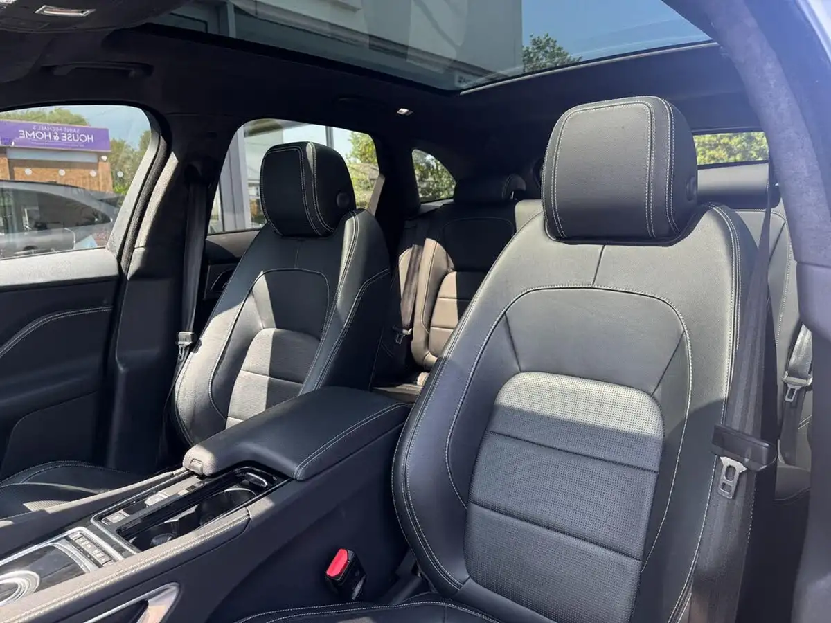 2020-jaguar-f-pace-20-i4d-chequered-flag-180ps-big-14