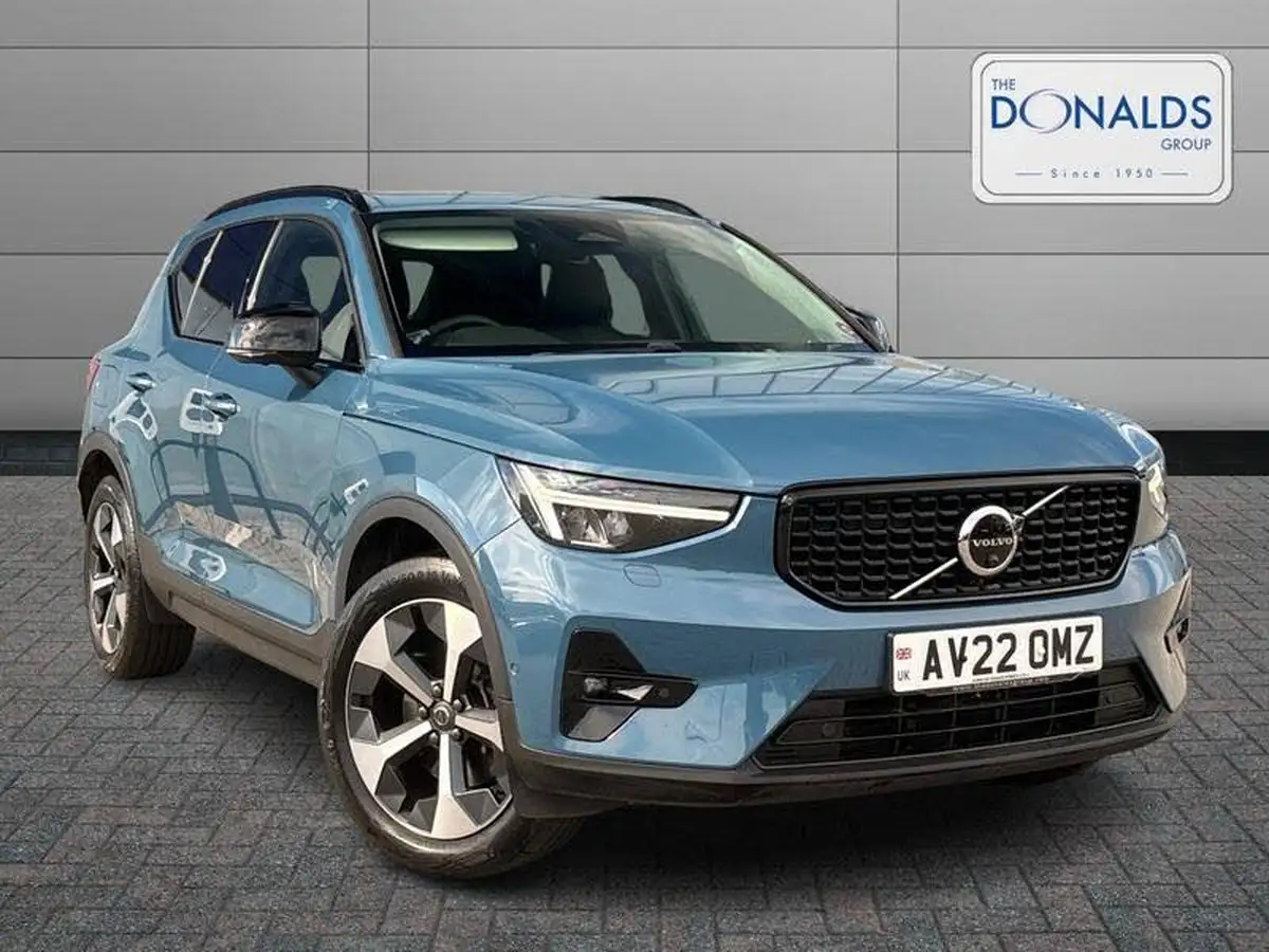 2022-volvo-xc40-20-b4-ultimate-big-0