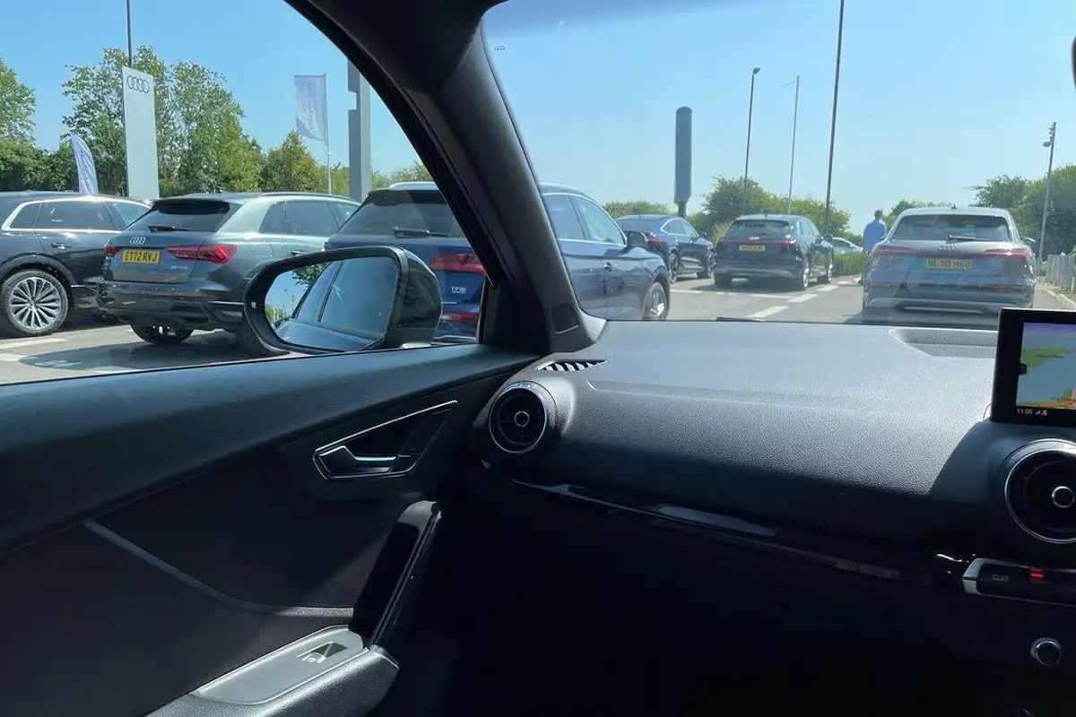 2019-audi-q2-16-30-tdi-black-edition-big-32