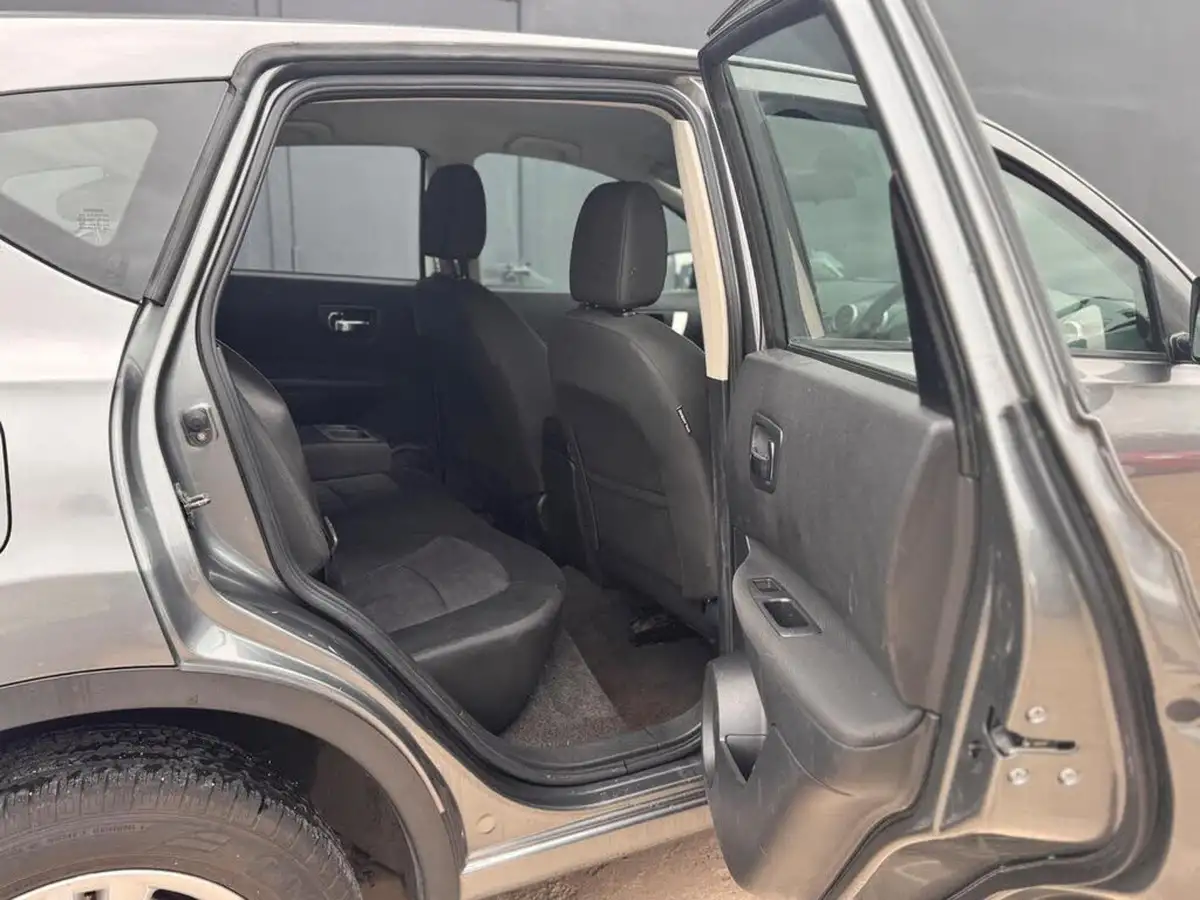 2012-nissan-qashqai-16-acenta-big-19