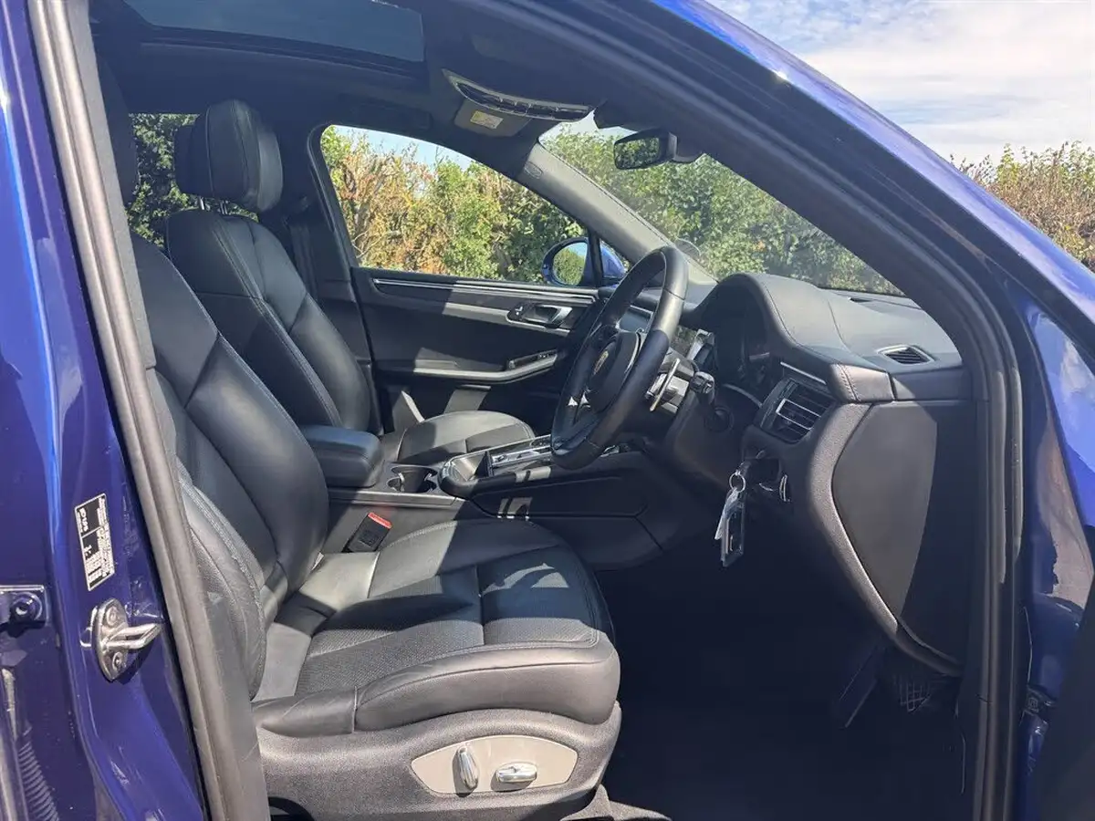 2023-porsche-macan-20-big-6