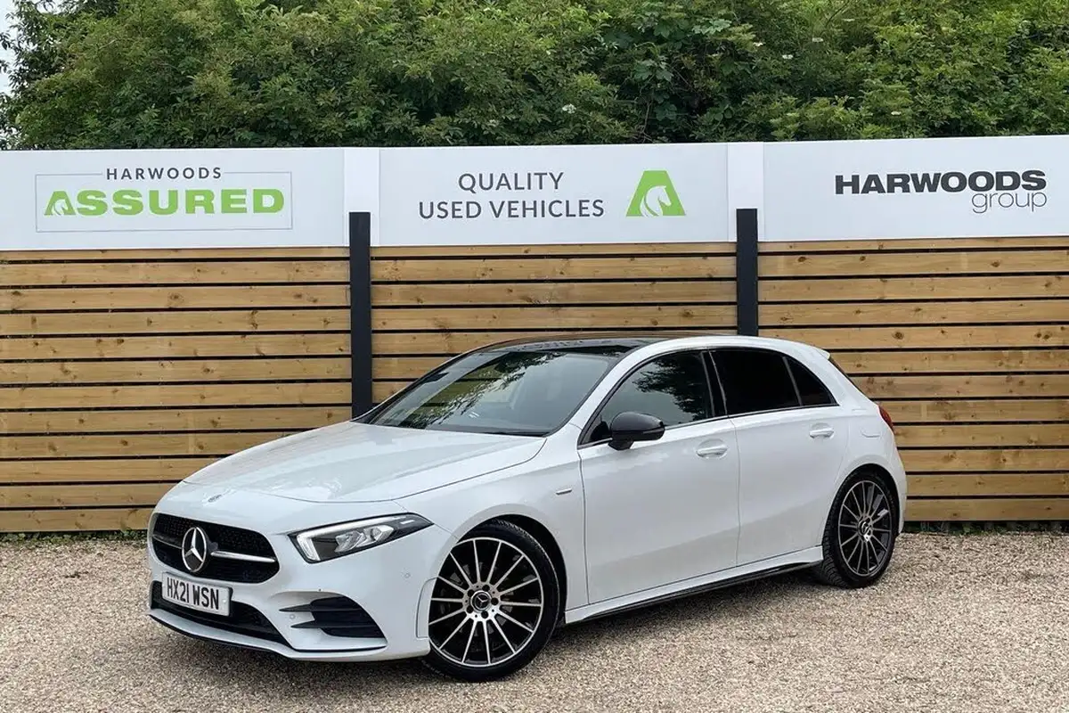 2021-mercedes-benz-a-class-13-a200-exclusive-edition-7g-dct-big-11