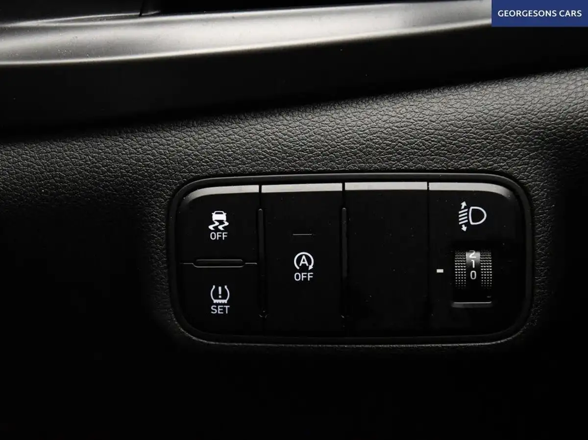 2022-hyundai-i20-10-t-gdi-se-connect-eclutch-imt-big-35