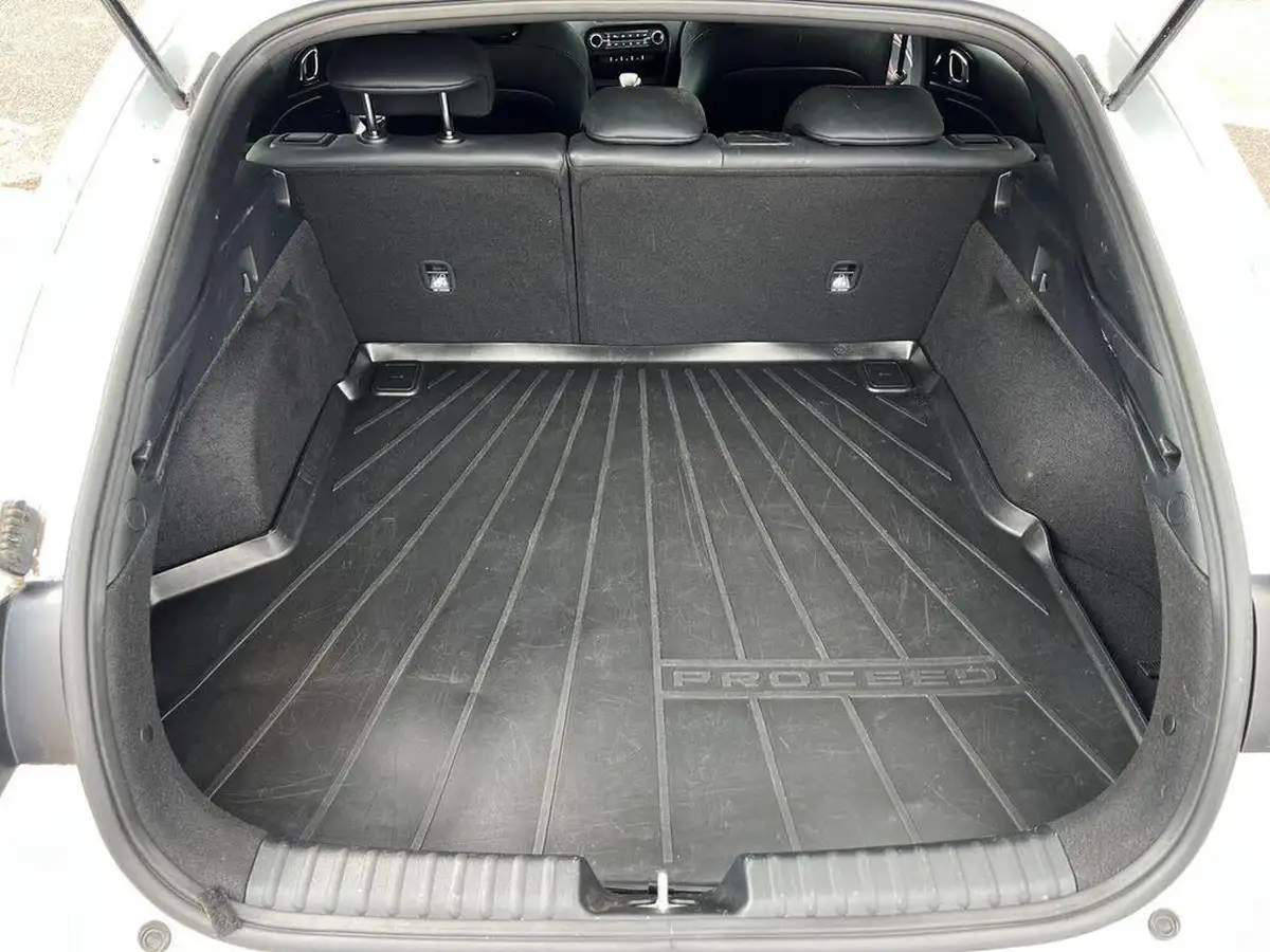 2019-kia-pro-ceed-16-t-gdi-gt-isg-station-wagon-5d-dct-big-10