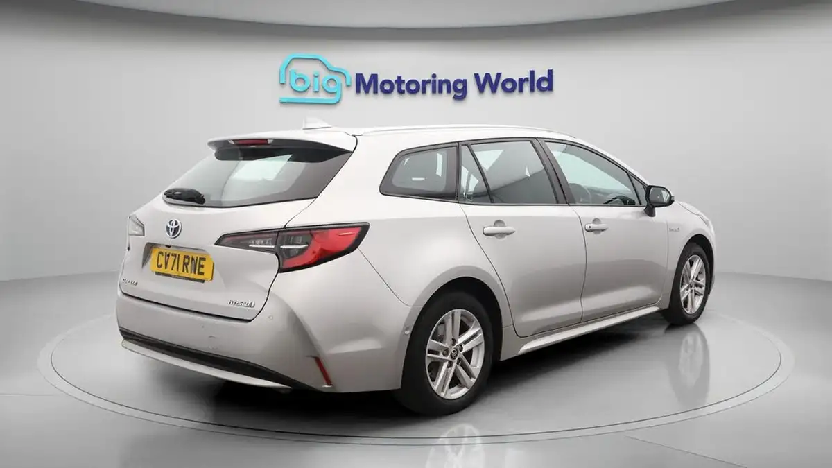 2021-toyota-corolla-18-vvt-i-icon-tech-spare-wheel-touring-sports-5d-big-7
