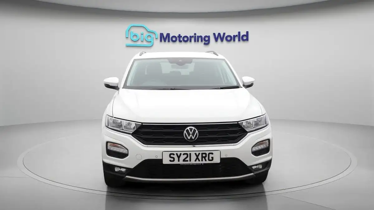 2021-volkswagen-t-roc-15-tsi-active-hatchback-5d-big-2