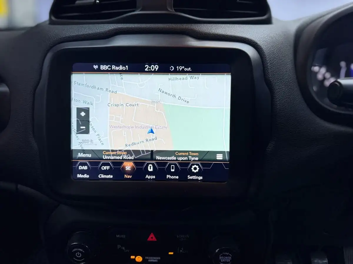 2018-jeep-renegade-10-gse-longitude-big-24