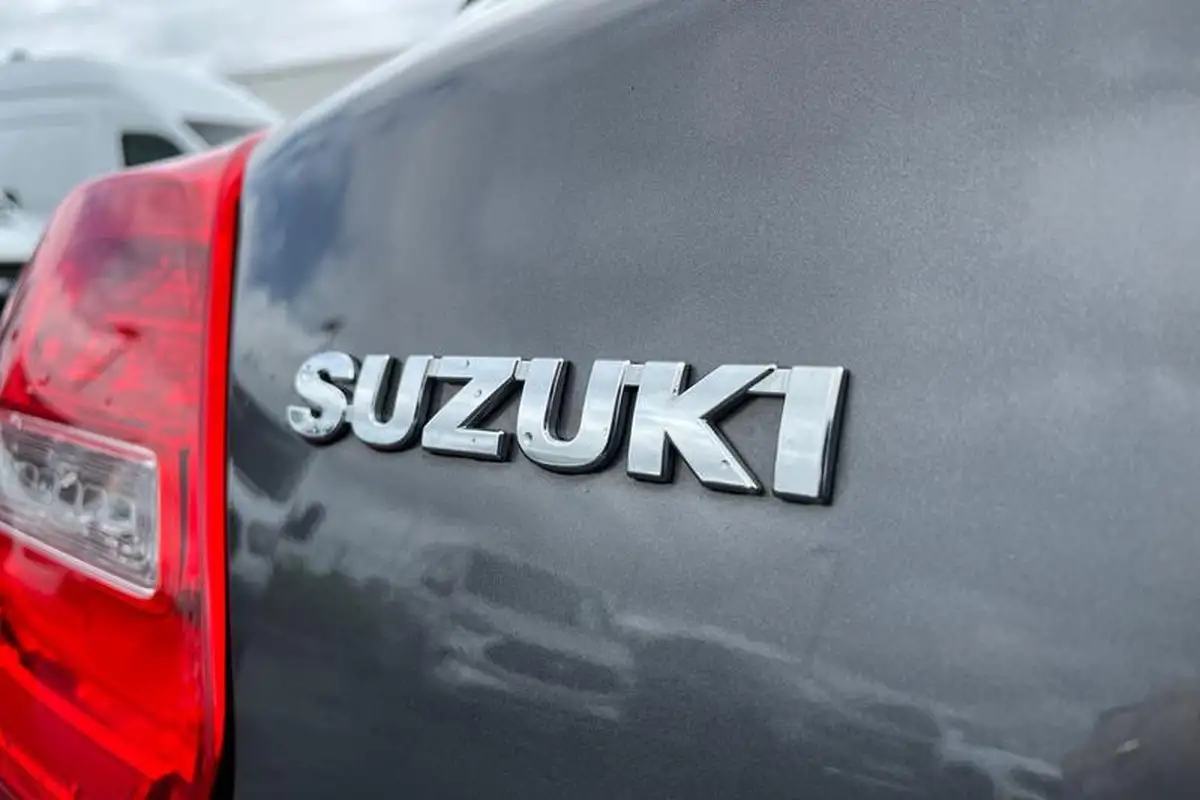 2023-suzuki-swift-12-dualjet-sz-l-big-38