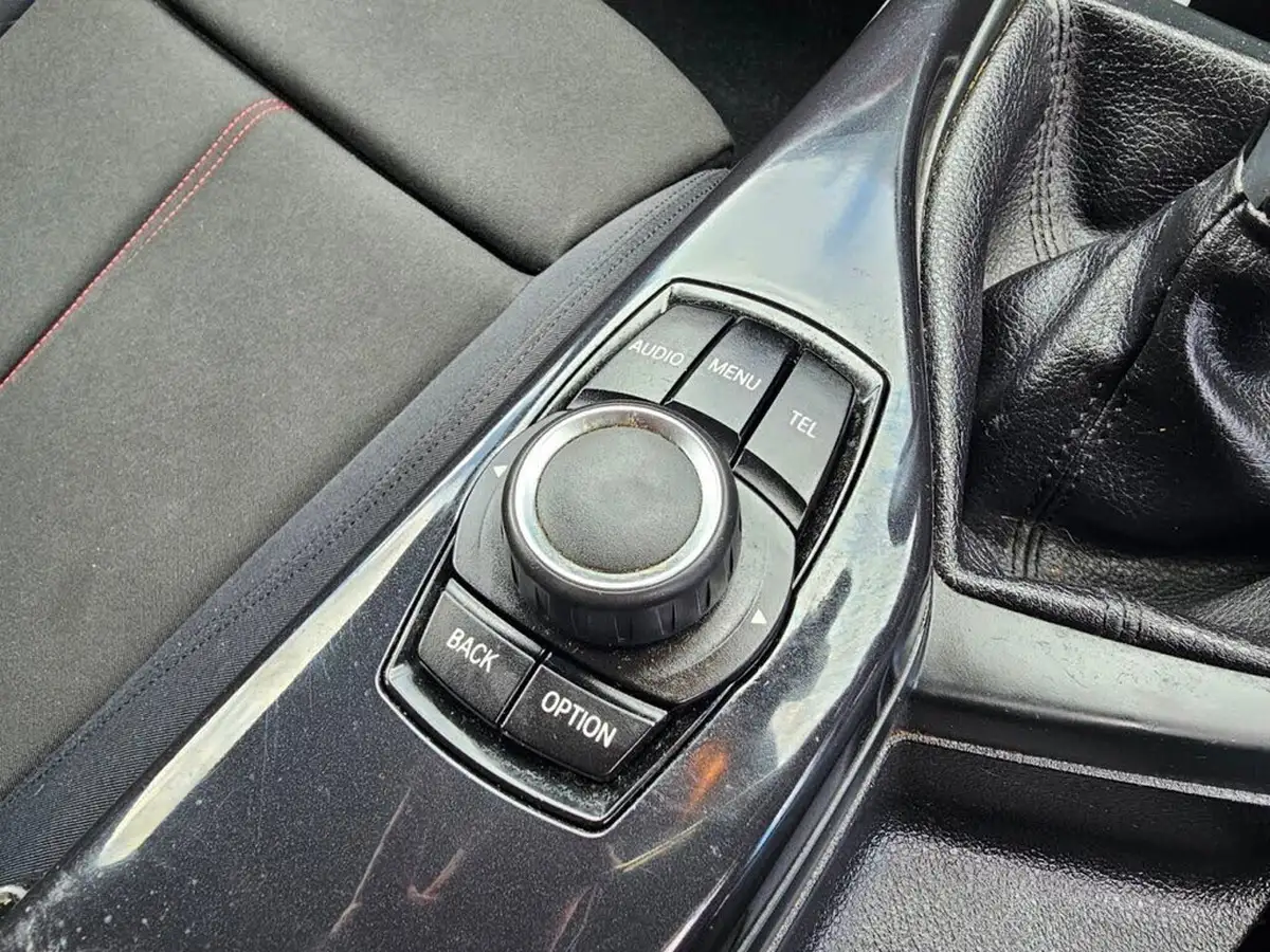 2012-bmw-1-series-20td-116d-sport-hatchback-5d-big-14
