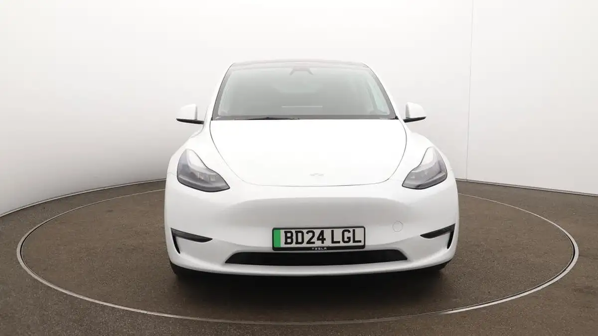 2024-tesla-model-y-e-performance-big-39