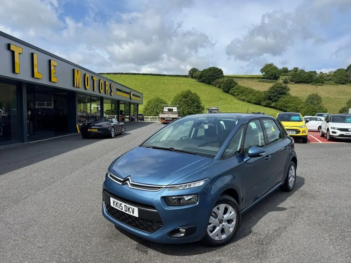 2015-citroen-c4-picasso-16bluehdi-vtr-120ps-big-24