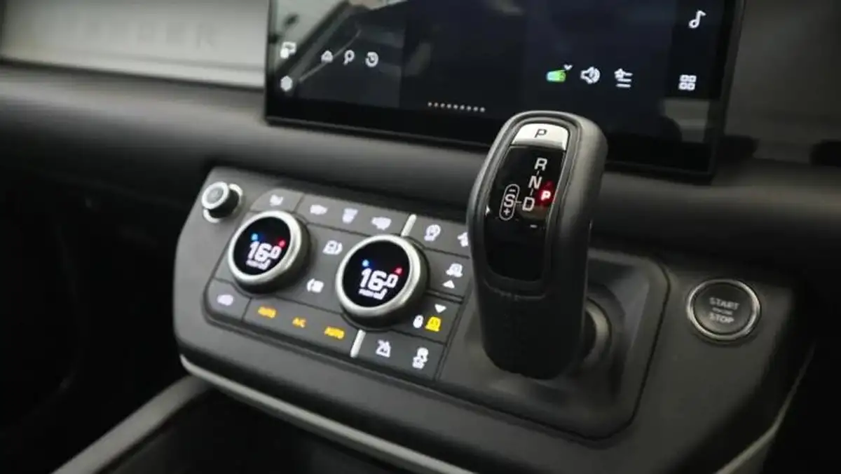 2024-land-rover-90-defender-30-d300-x-dynamic-hse-big-12