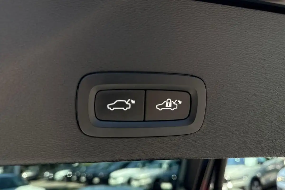 2023-volvo-c40-e-twin-recharge-ultimate-big-19