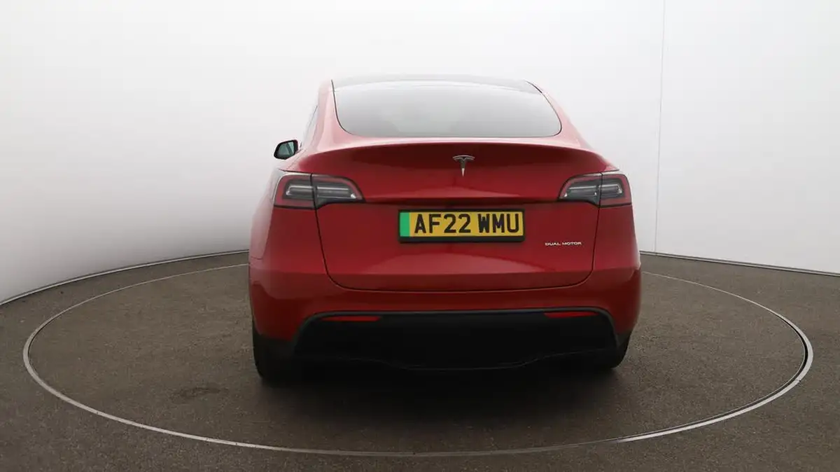 2022-tesla-model-y-e-long-range-big-58