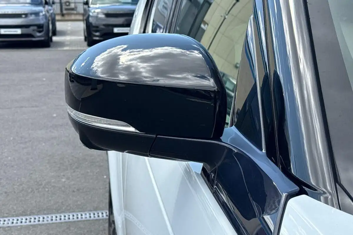 2021-land-rover-discovery-30-d250-r-dynamic-se-250ps-big-46