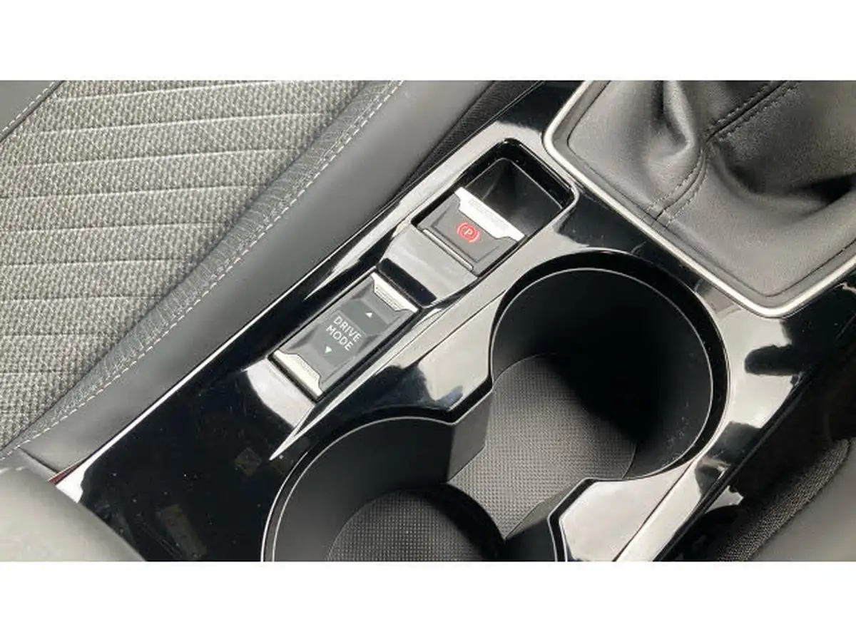 2025-peugeot-2008-suv-12-puretech-allure-130ps-big-31