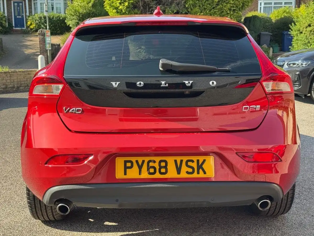2019-volvo-v40-20td-d2-inscription-big-4