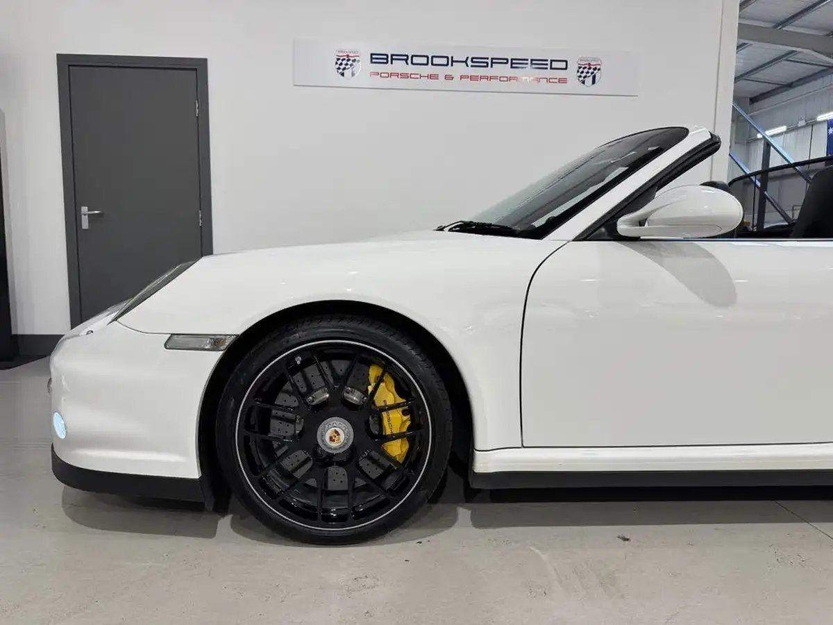 2010-porsche-911-38-turbo-s-cabriolet-big-35