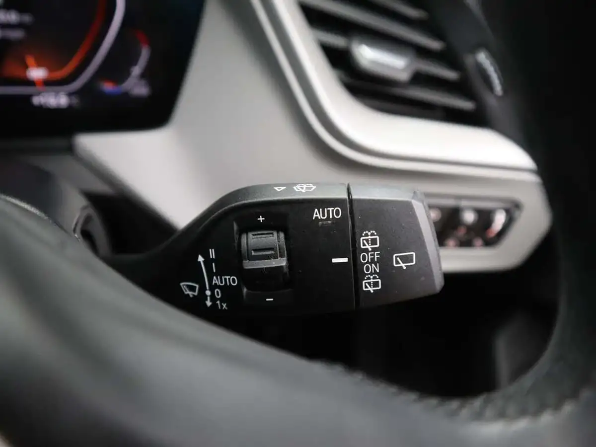 2021-bmw-1-series-15td-116d-se-lcp-big-35