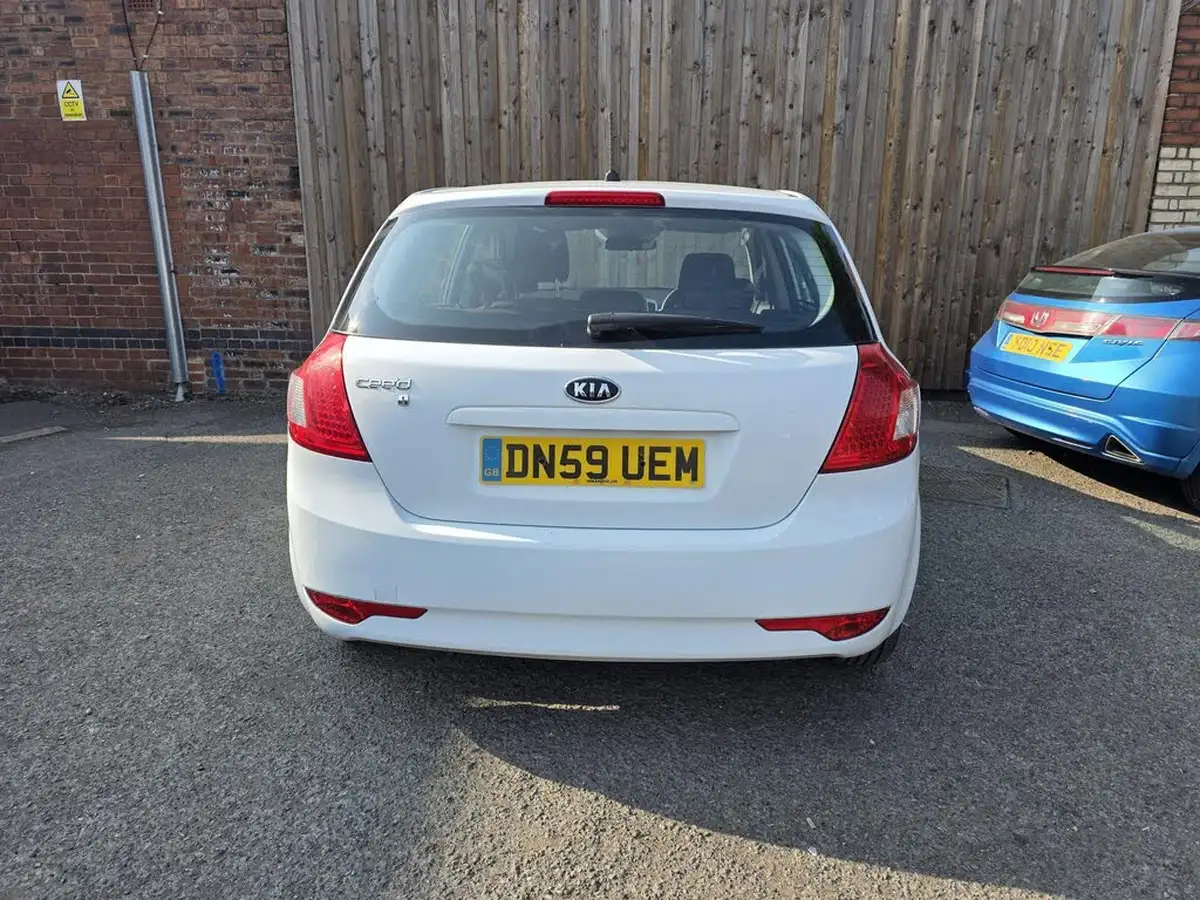 2009-kia-ceed-14-1-big-7