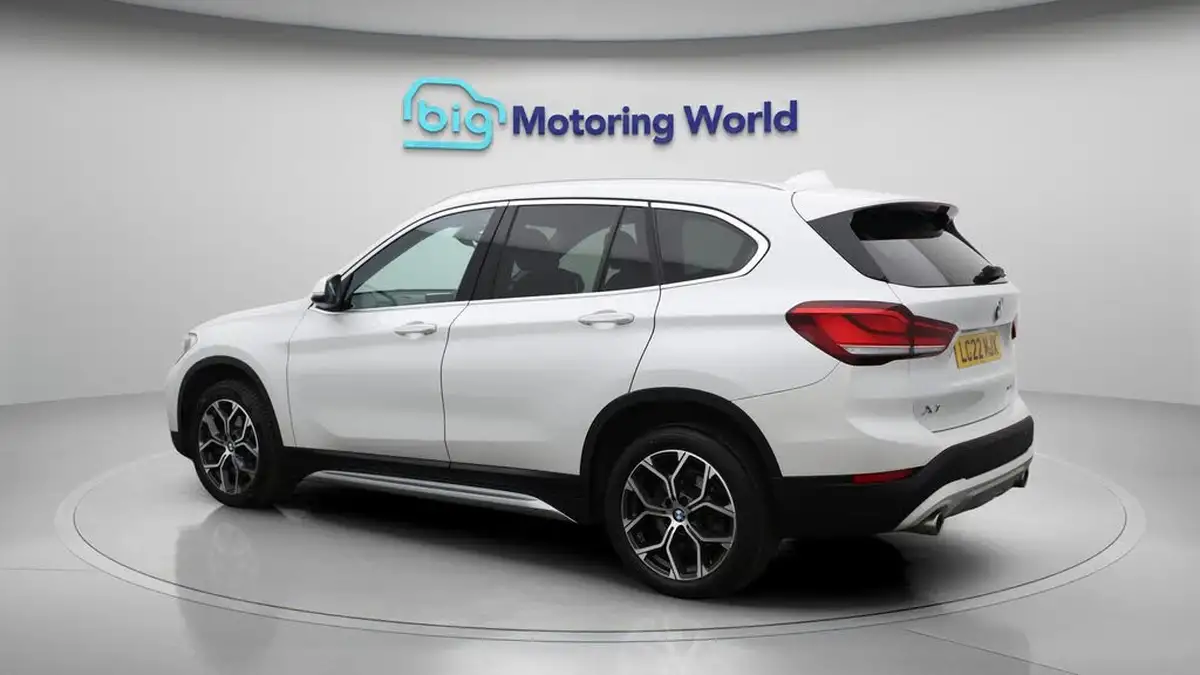 2022-bmw-x1-20-xdrive20i-xline-big-5