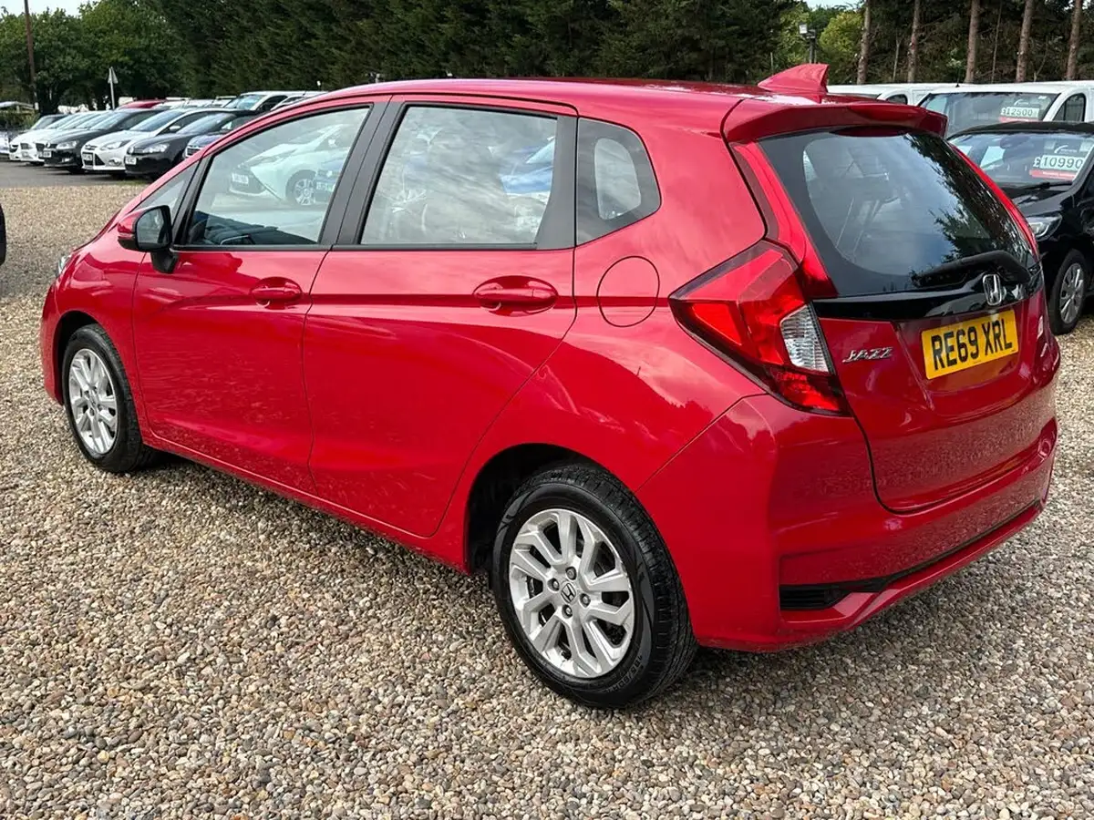 2019-honda-jazz-13-i-vtec-se-big-2