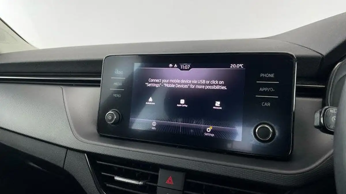 2021-skoda-kamiq-10-tsi-se-109ps-big-14