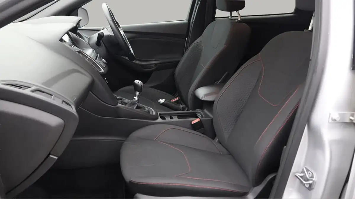 2018-ford-focus-10t-st-line-140ps-hatchback-big-14