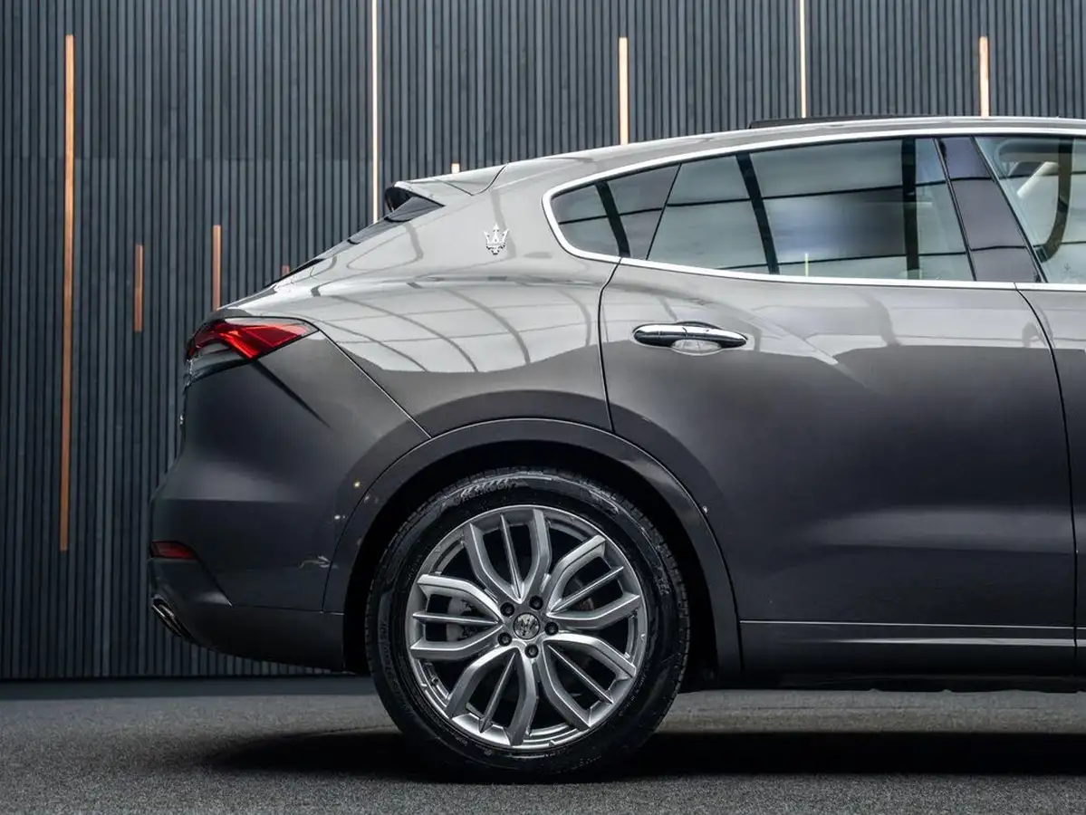 2022-maserati-levante-20-gt-big-16