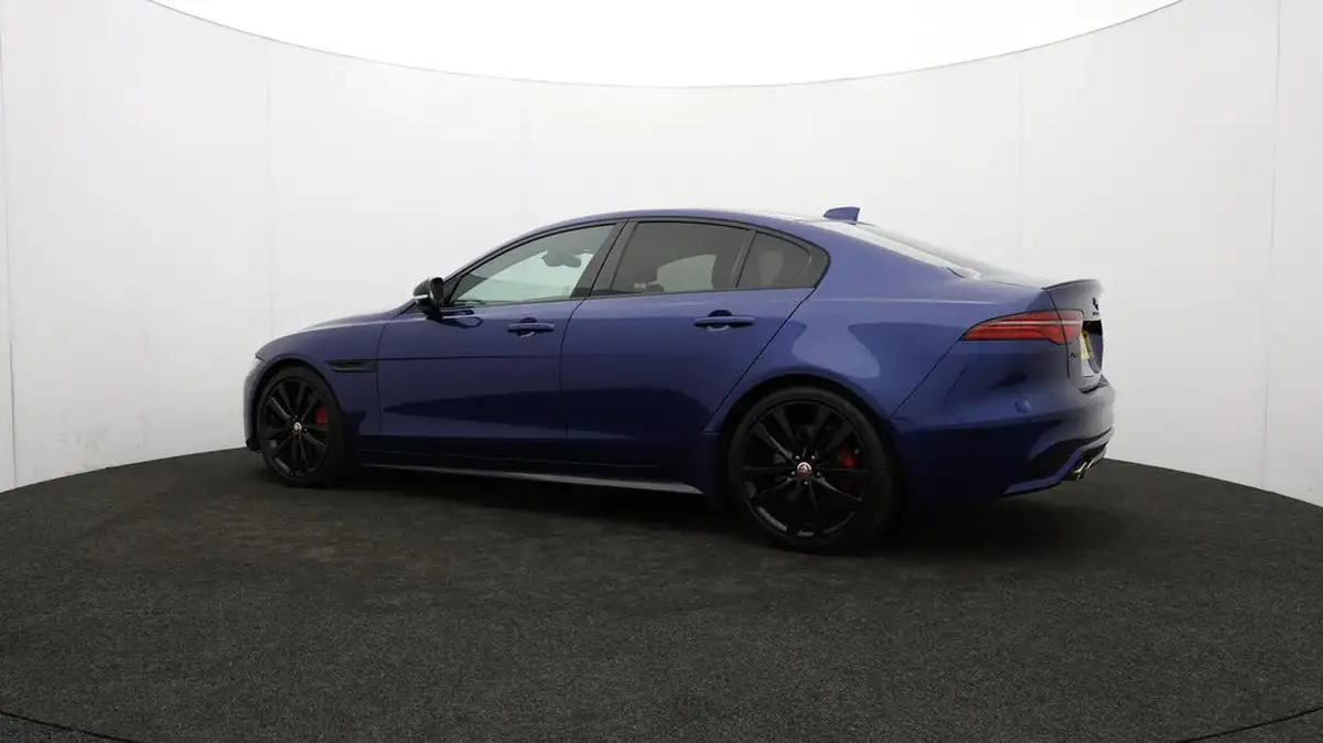 2021-jaguar-xe-20-d200-r-dynamic-black-big-75