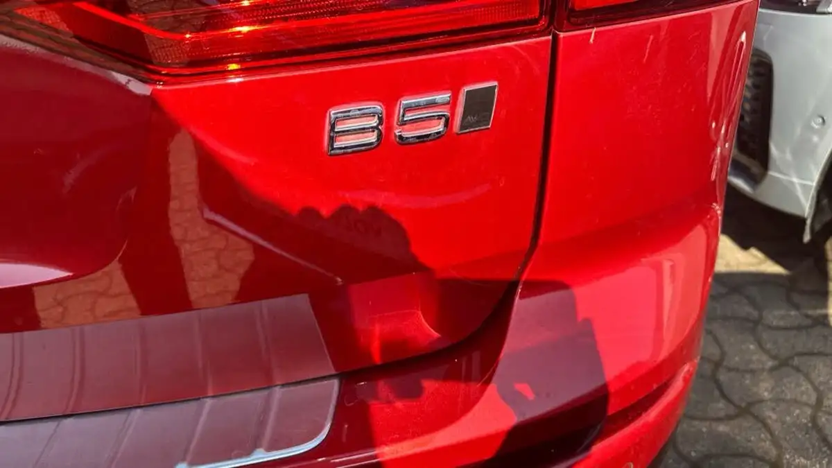 2022-volvo-xc60-20-b5-plus-big-49