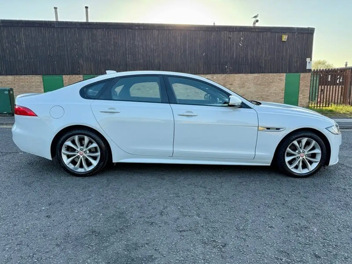 2016-jaguar-xf-20td-r-sport-180ps-auto-big-7