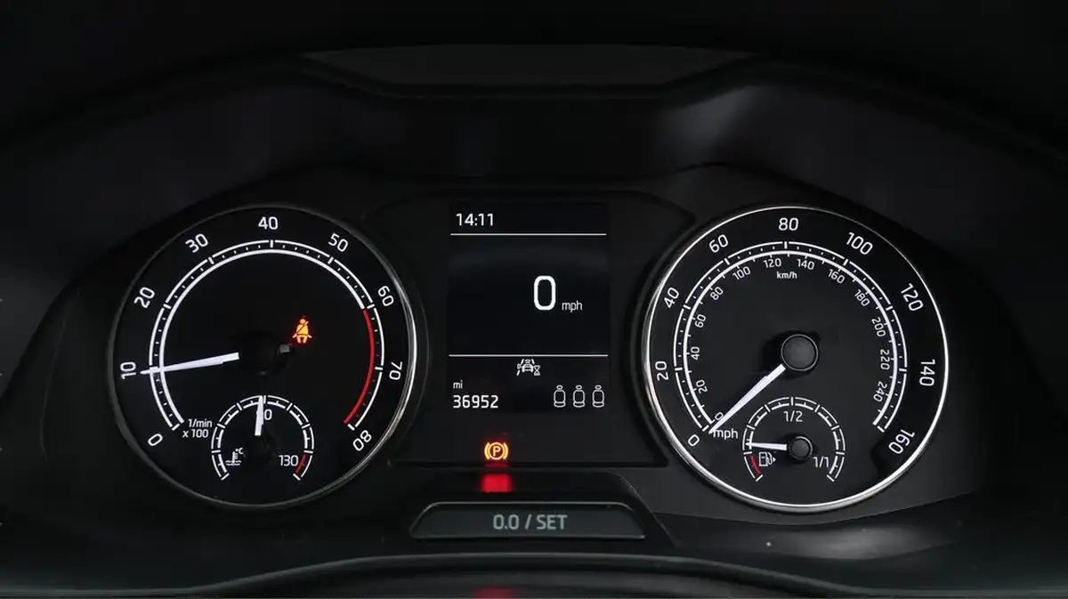 2023-skoda-scala-10-tsi-s-big-10