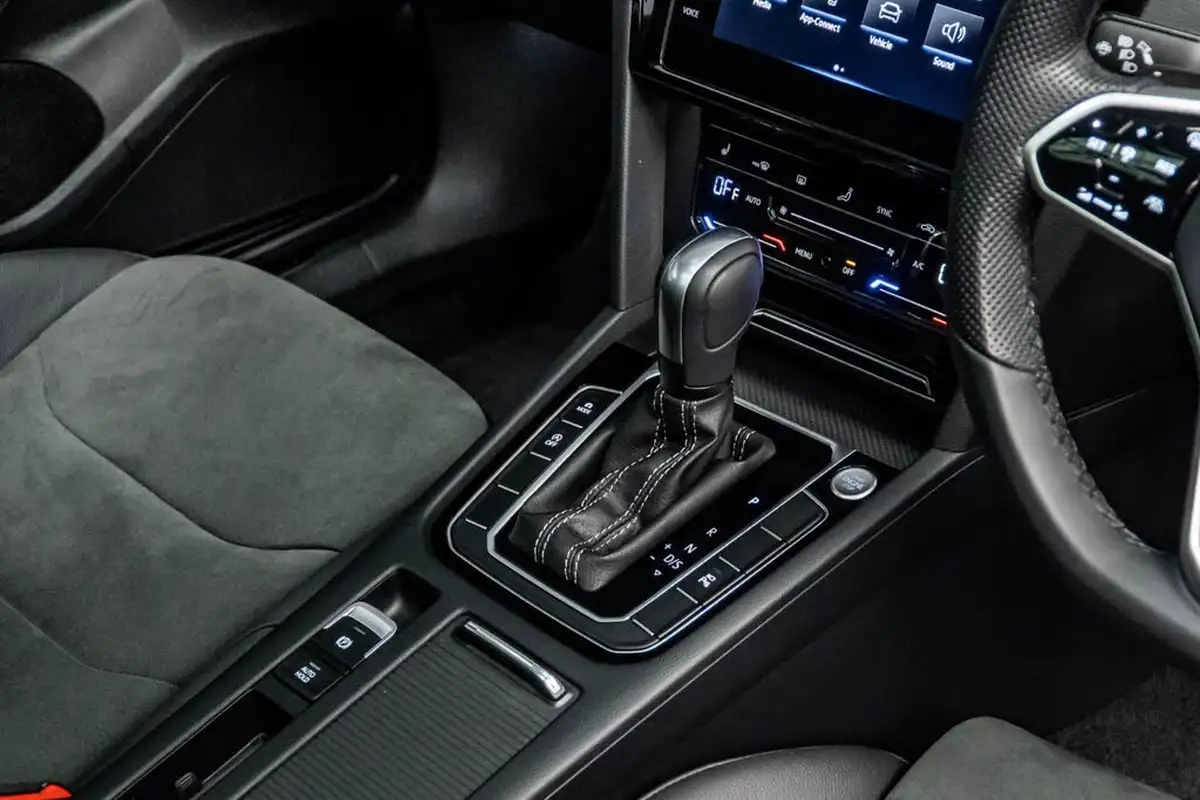 2024-volkswagen-arteon-big-33